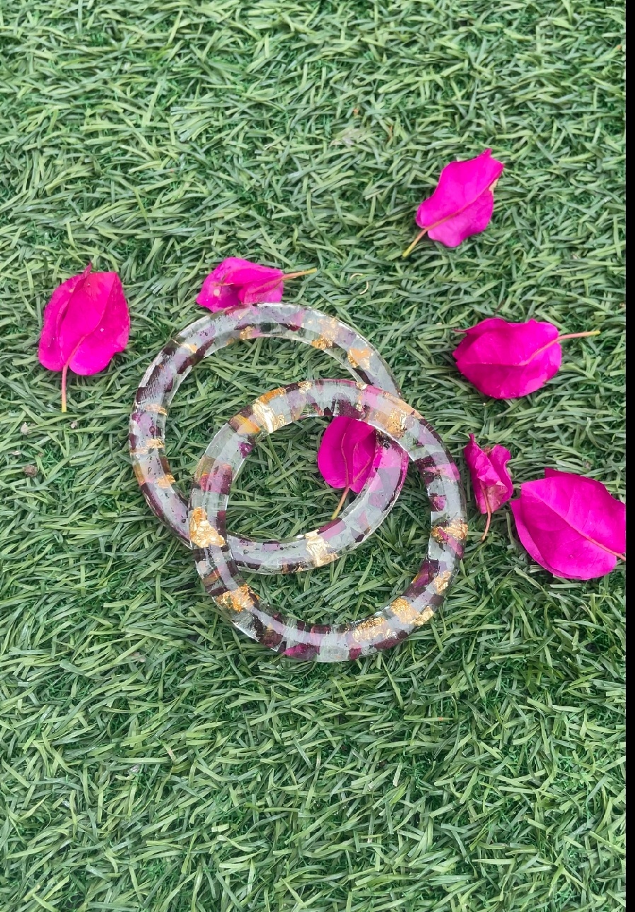 Gulabi Gold Resin Bangles